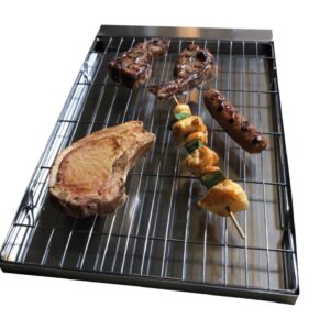 Rectangular grill pan and grid with cooked food